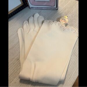 Vintage NWT Aris Cream Gloves